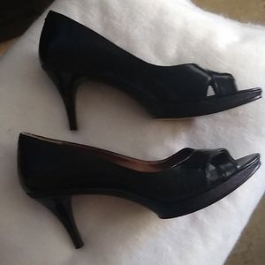 Nine West peep toe shoes